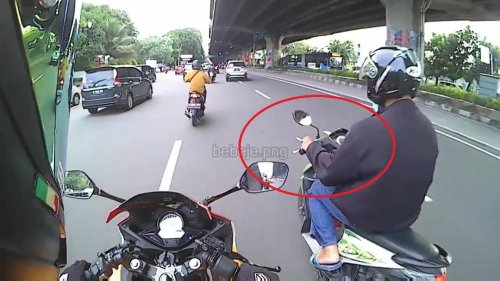 Stop Merokok Saat Naik Motor, Pakar Safety Riding Ingatkan Bahayanya