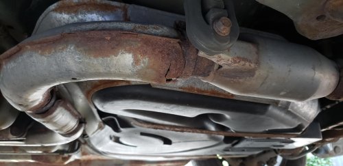 Benarkah Karat pada Knalpot Mobil Bisa Picu Kebocoran Gas Buang?