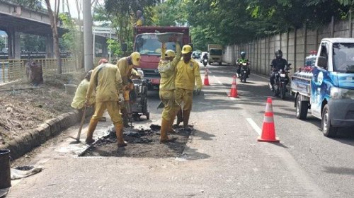 Seperti Proyek Abadi, Ini Alasan Aspal Jalan Rata-rata Cepat Rusak Tiap Musim Hujan