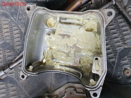 Begini Cara Mengatasi Air Radiator Yang Bercampur Dengan Oli Mesin Motor