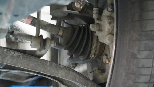 Harus Tahu, Begini Gejala As Roda Depan Mobil Bekas Yang Mulai Rusak