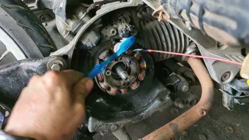 Bukan Cuma Spul dan Kiprok Rusak, Ini Penyebab Lain Aki Motor Soak