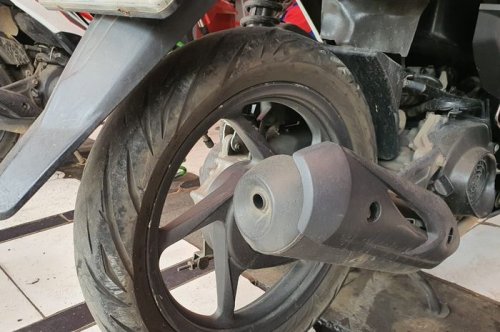 Baru Tahu, Ternyata Ini Penyebab Ban Belakang Motor Matic Gak Lurus
