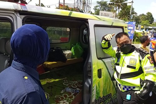 Polisi Sudah Hafal, Percuma Piknik ke Puncak Bogor Pakai Ambulans Buat Cari Prioritas Jalan