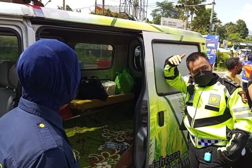 Polisi Sudah Hafal, Percuma Piknik ke Puncak Bogor Pakai Ambulans Buat Cari Prioritas Jalan