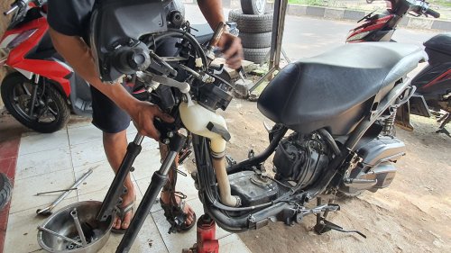 Harus Tahu, Begini Gejala Yang Muncul Saat Segitiga Motor Bekas Bengkok