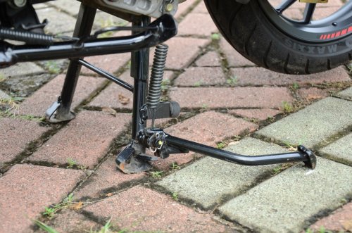 Baru Tahu, Ternyata Begini Cara Bongkar Standar Tengah Motor Matic Yang Macet