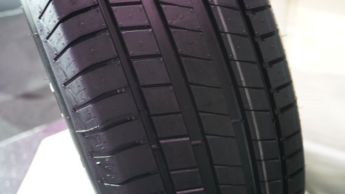 Ini Tiga Penyebab Tapak Ban Mobil Bekas Termakan Cuma Sebelah