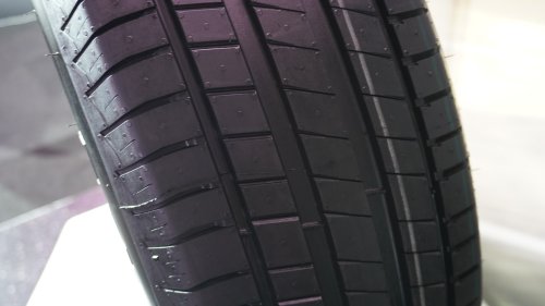 Ini Tiga Penyebab Tapak Ban Mobil Bekas Termakan Cuma Sebelah