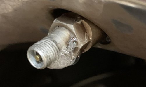 Awas Masalah Ini Mengintai Jika Pentil Ban Motor Tidak Dipasang Penutup