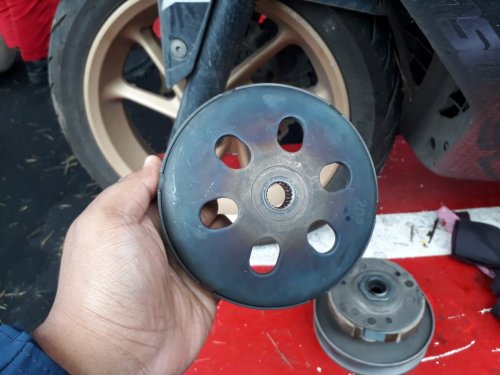 Ternyata Ini Penyebab Mangkok Kampas Ganda Motor Matic Jadi Warna Pelangi