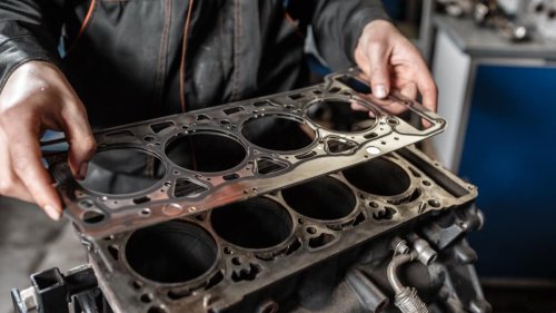 Oli Mesin Mobil Cepat Berkurang? Bisa Dipicu Masalah Komponen Ini