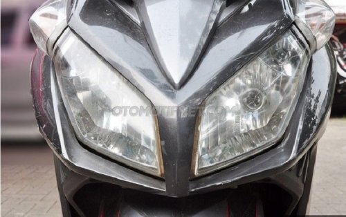 Begini Cara Poles Mika Lampu Motor Bekas Yang Kusam Hanya Dengan Pasta Gigi