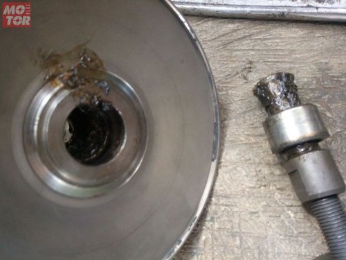 Ini Ciri-ciri Bearing Pulley Belakang Motor Matic Minta Ganti