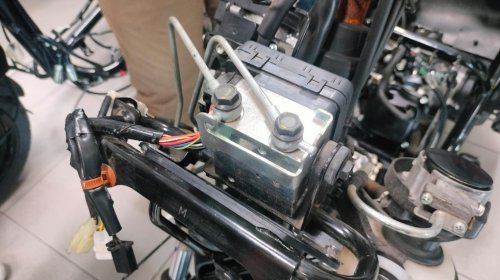 Asal Ganti Kampas Rem Bisa Merusak Modul ABS Motor, Ini Penjelasannya