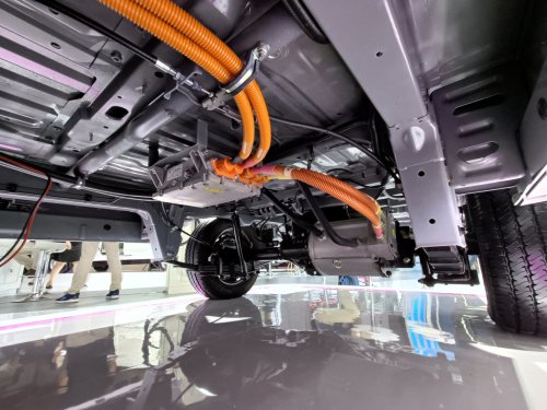 Ternyata Ini Sebabnya Membersihkan Kolong Mobil Bekas Itu Penting