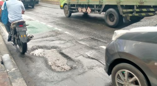 Ini Penyebab Mobil Bekas Goyang Terus Saat Melewati Jalan Tidak Rata