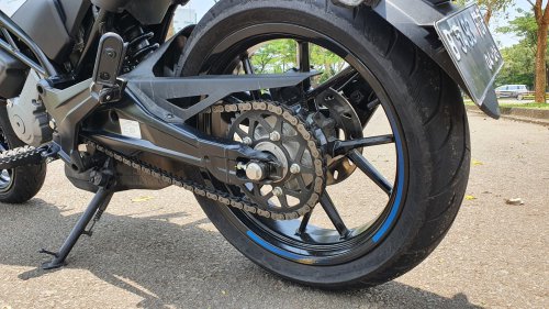 Begini Cara Mudah Cek Karet Teromol Roda Belakang Motor Bekas