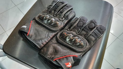 Jangan Cuma Lucu, Ini Jenis Sarung Tangan Yang Aman Buat Ladies Bikers