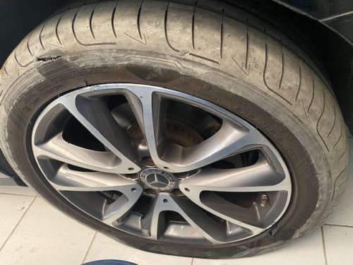 Beginilah Efeknya Bila Ban Mobil Bekas Kempis Masih Dipaksa Jalan