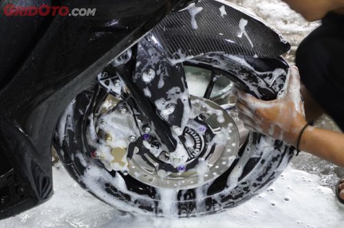 Dua Efek Samping  Cuci Motor Bekas Pakai Sabun Colek, Waspada Gaes
