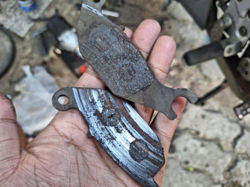 Cakram Bisa Tipis, Ini Ciri Kampas Rem Motor Bekas Minta Ganti