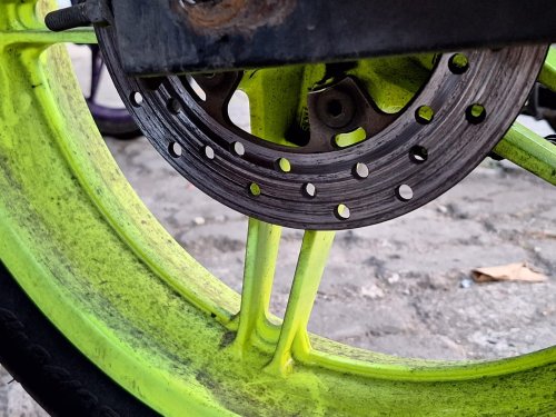 Cakram Bisa Tipis, Ini Ciri Kampas Rem Motor Bekas Minta Ganti