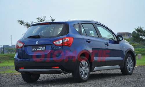 Suzuki SX4 S-Cross Sangat Cocok Untuk Anak Muda, Yuk Simak Harganya