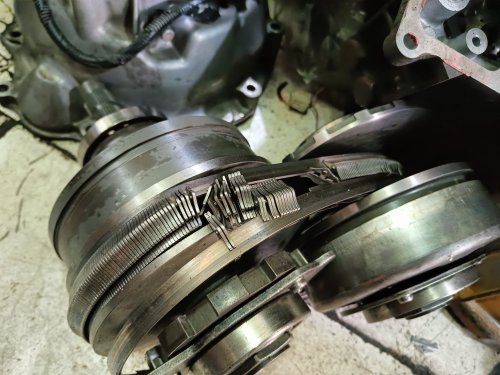 Terlihat Normal, Cara Mengemudi Ini Diam-diam Membebani CVT Mobil