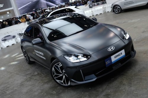 Hyundai, Hyundai Ioniq 6, Hyundai Ioniq, BMW, Sesama Sedan Flagship, Adu Kencang Hyundai IONIQ 6 Vs BMW i7