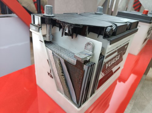 Jadi Paham, Ini Satu Kelemahan Aki Kering yang Jarang Diketahui