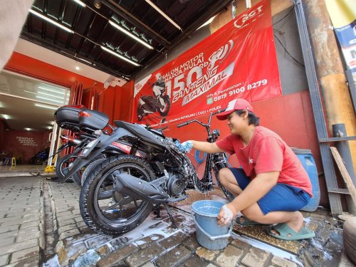 Kepala Mekanik Mewanti Jangan Semprot Bawah Jok Motor Saat Cuci Steam