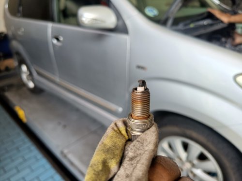 Gampang, Ini Tanda Kalau Busi Mobil Sudah Minta Diganti Baru