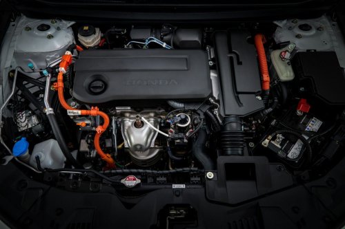 Nggak Perlu Dipanasin, Ini Alasan Mobil Hybrid Bisa Langsung Jalan
