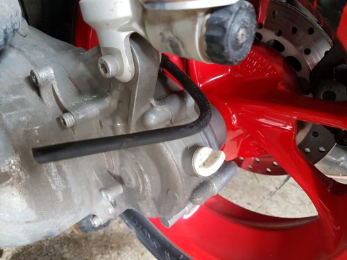 Waspada Slang Hawa Gardan Motor Matic Rusak, Duit Ratusan Ribu Melayang