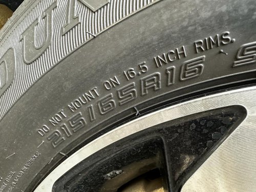 Tips Sederhana Perawatan Ban Profil Tipis Biar Enggak Bermasalah