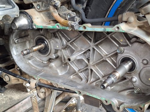 Gak Hanya Umur, Ini Dua Penyebab Sil Pulley Depan Motor Matic Rawan Rembes Oli