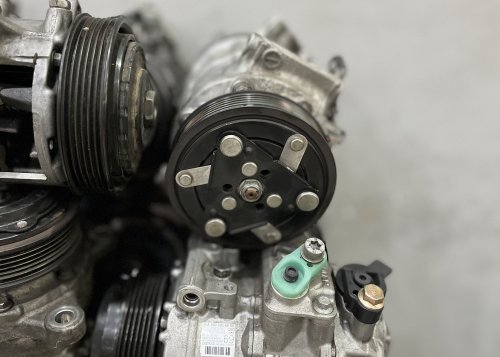 Begini Cara Deteksi Kompresor AC Mobil Mulai Mengalami Rusak