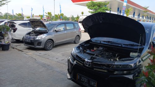 Ingat, Enggak Perlu Buka Kap Mesin Segala Saat Istirahat di Rest Area