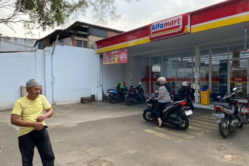 Dishub Bersih-bersih Jukir Nakal di Surabaya, Ada yang Keciduk Narik di Minimarket