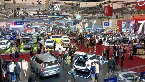 Penjualan Mobil Tumbuh 17 Persen di Oktober 2025, Sinyal Kebangkitan Industri Otomotif?