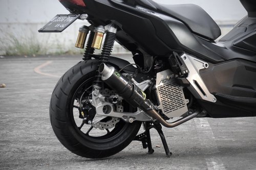 Ternyata Ini Sebabnya Roda Belakang Motor Matic Susah Dilepas