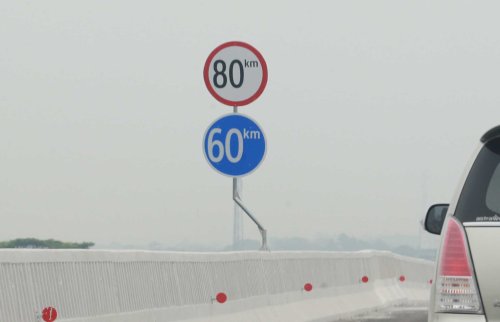 Jangan Egois, Melaju Kayak Keong di Jalan Tol Bisa Picu Phantom Traffic