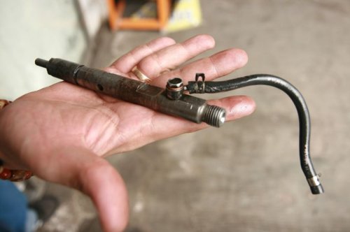 Tenaga Mesin Mobil Mulai Loyo? Coba Cek Komponen Ini Lebih Dulu