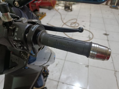 Ini Yang Terjadi Bila Motor Matic Sering Gantung Gas Saat Berhenti