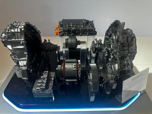 Jaecoo, Tak Cukup Satu, Tiga Motor Listrik JAECOO J8 Punya Tenaga Sebesar Ini