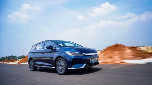 Fleksibel Banget, BYD M6 Juara Kelas Family EV GridOto Award 2025