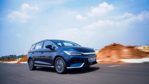 BYD, Fleksibel Banget, BYD M6 Juara Kelas Family EV GridOto Award 2025