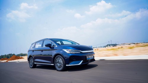 Sesama MPV Listrik, Lebih Kencang Wuling Darion EV Atau BYD M6?