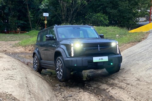 Harga Nempel Suzuki Jimny, Intip Spesifikasi SUV Listrik Chery J6